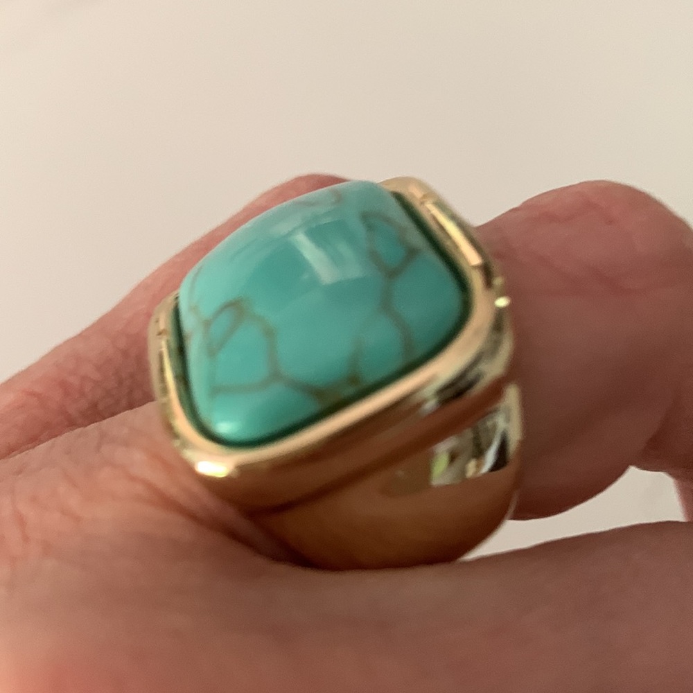 COPY - Aqua hued howlite ring size 8 - Picture 8 of 12